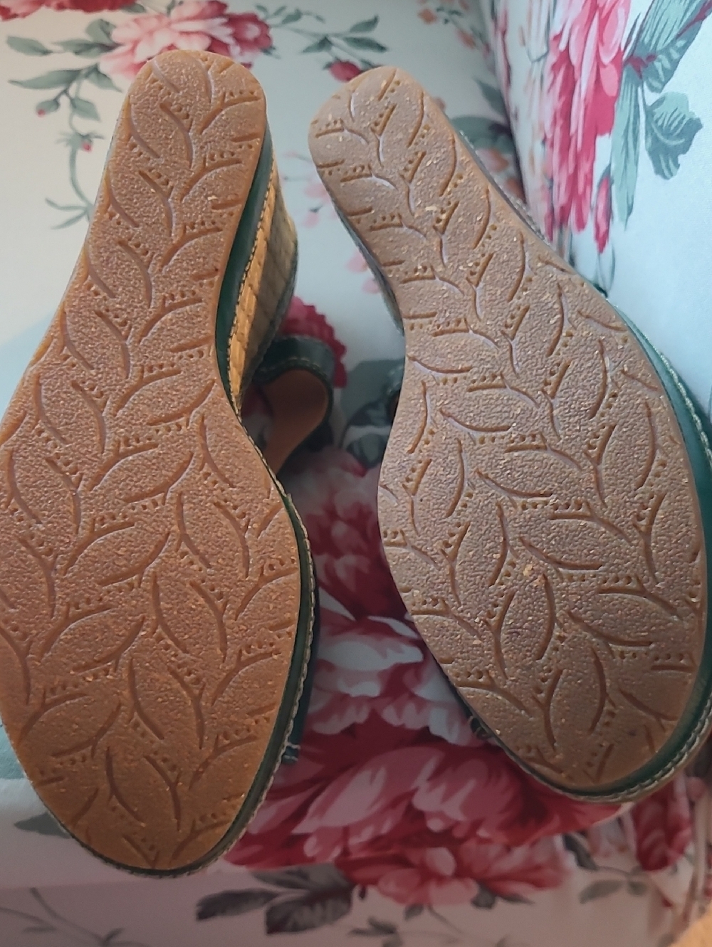 NAYA "Eternal" new never worn Green Leather Wedge Classic Sandal Size 9 M - Picture 6 of 8